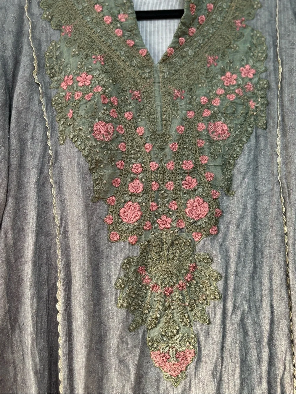 Dress with slits one size - Picture 2 of 13